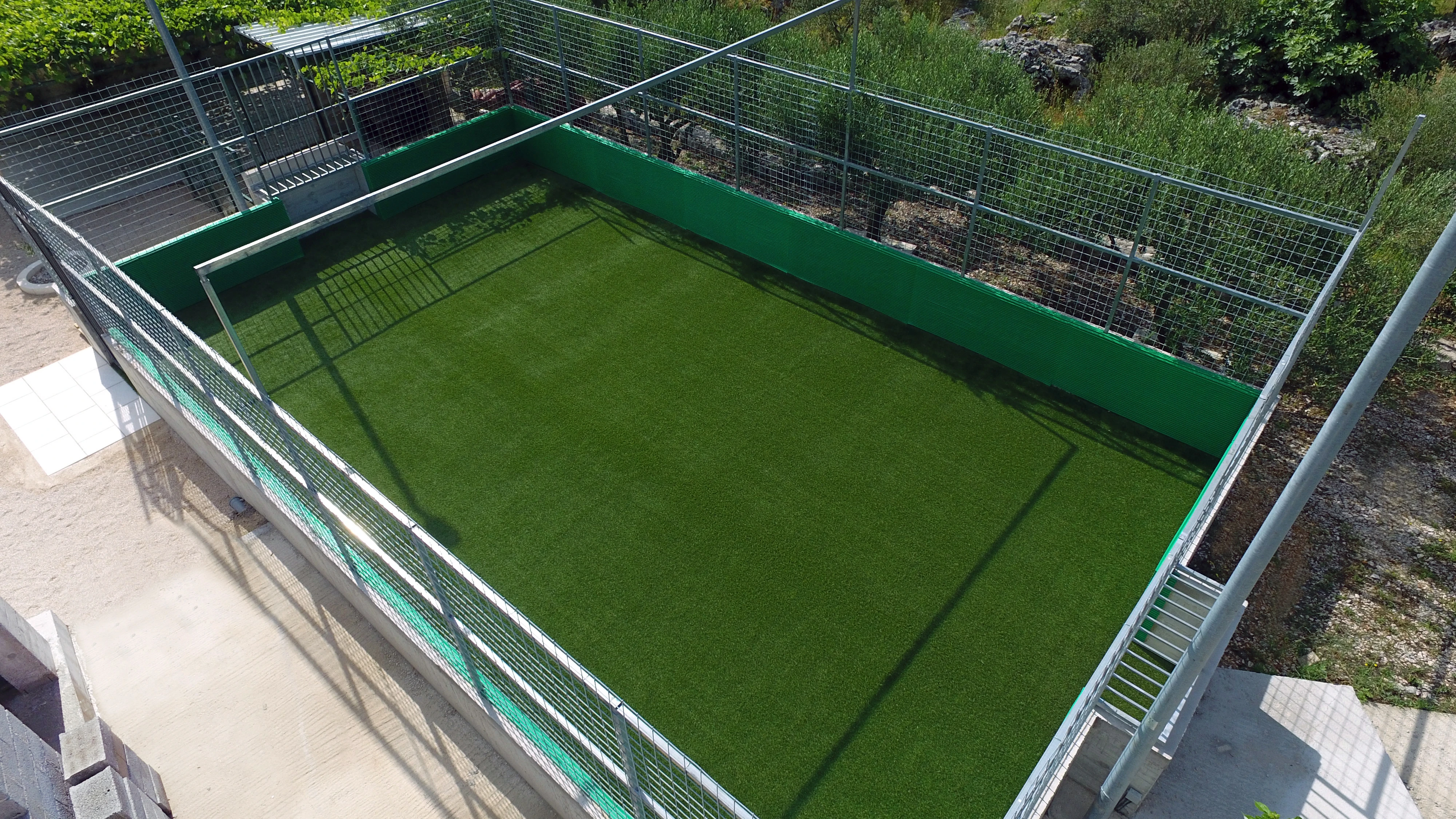 Cage-ball